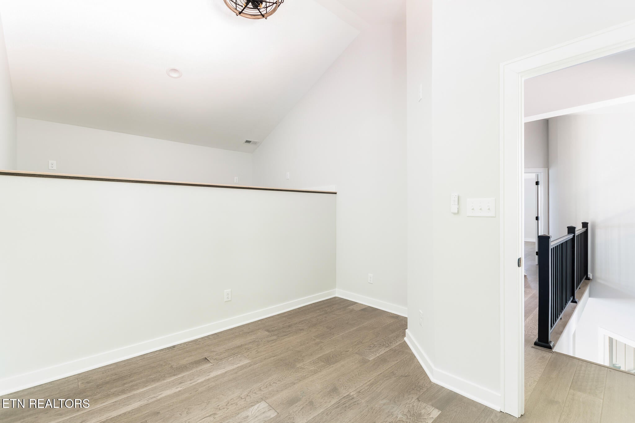 Louisville, Tennessee, 37777, United States, 3 Bedrooms Bedrooms, ,3 BathroomsBathrooms,Residential,Active,2007978