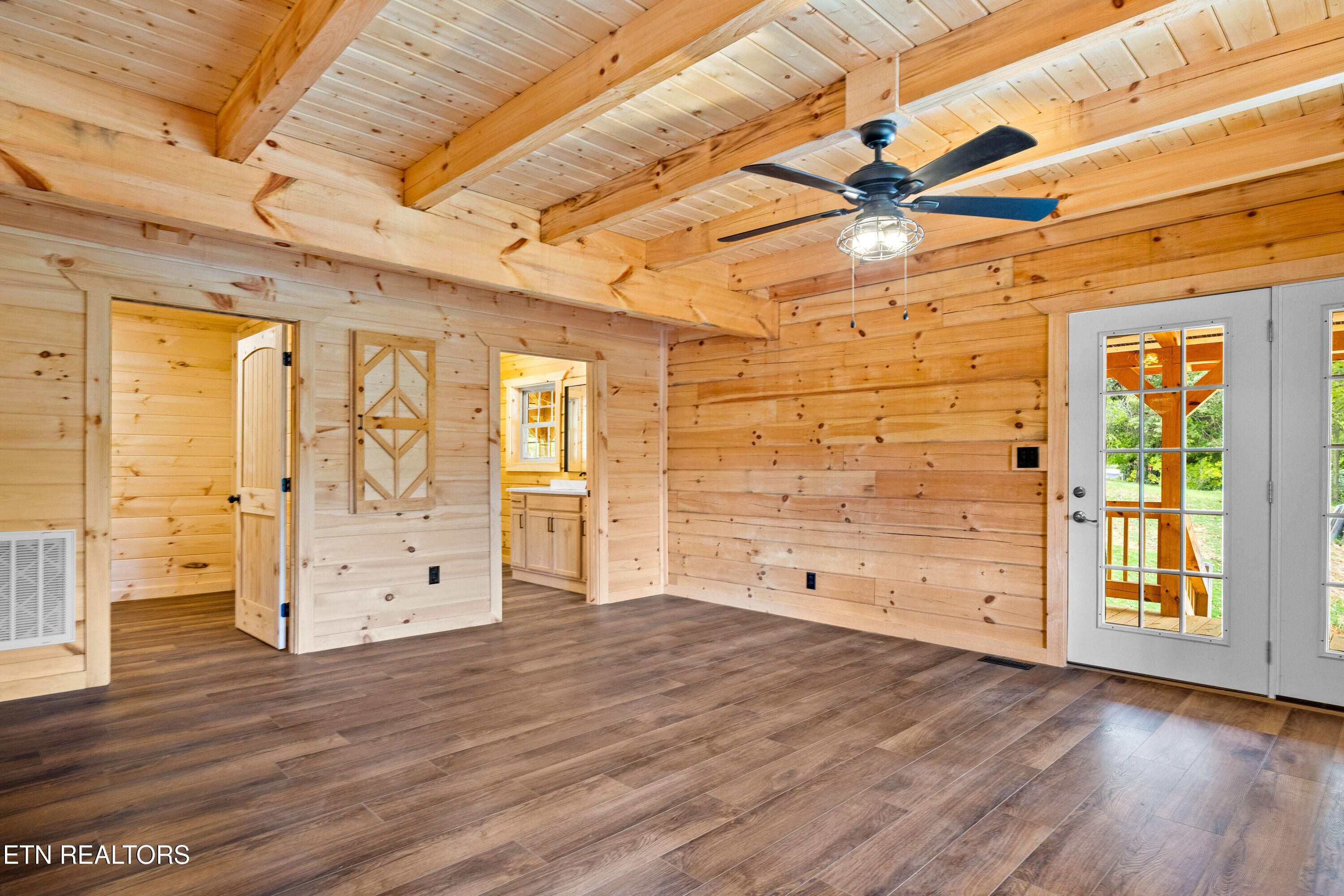 Maryville, Tennessee, 37803, United States, 3 Bedrooms Bedrooms, ,4 BathroomsBathrooms,Residential,Active,1952296