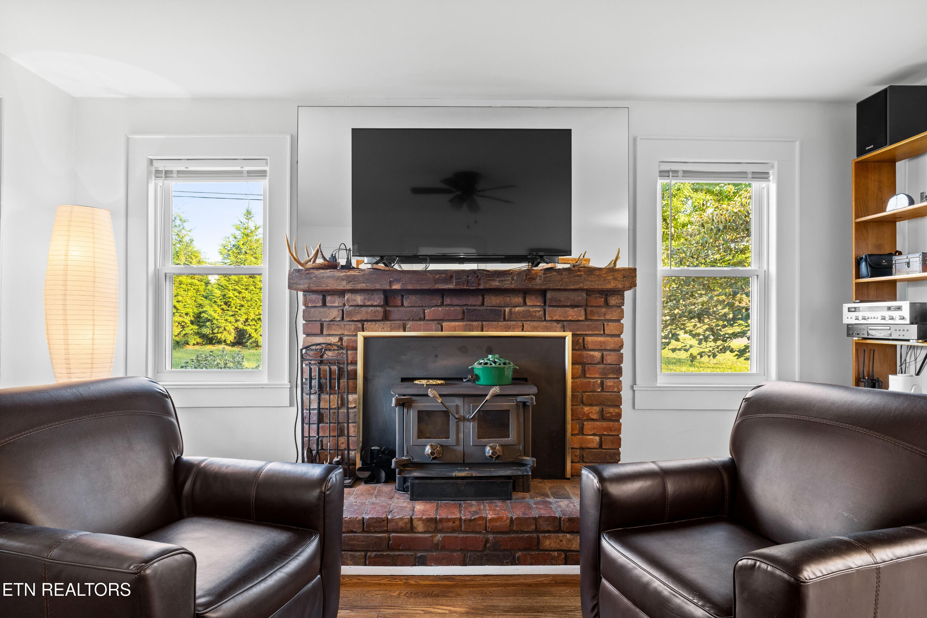 Maryville, Tennessee, 37804, United States, 2 Bedrooms Bedrooms, ,1 BathroomBathrooms,Residential,Active,1945541