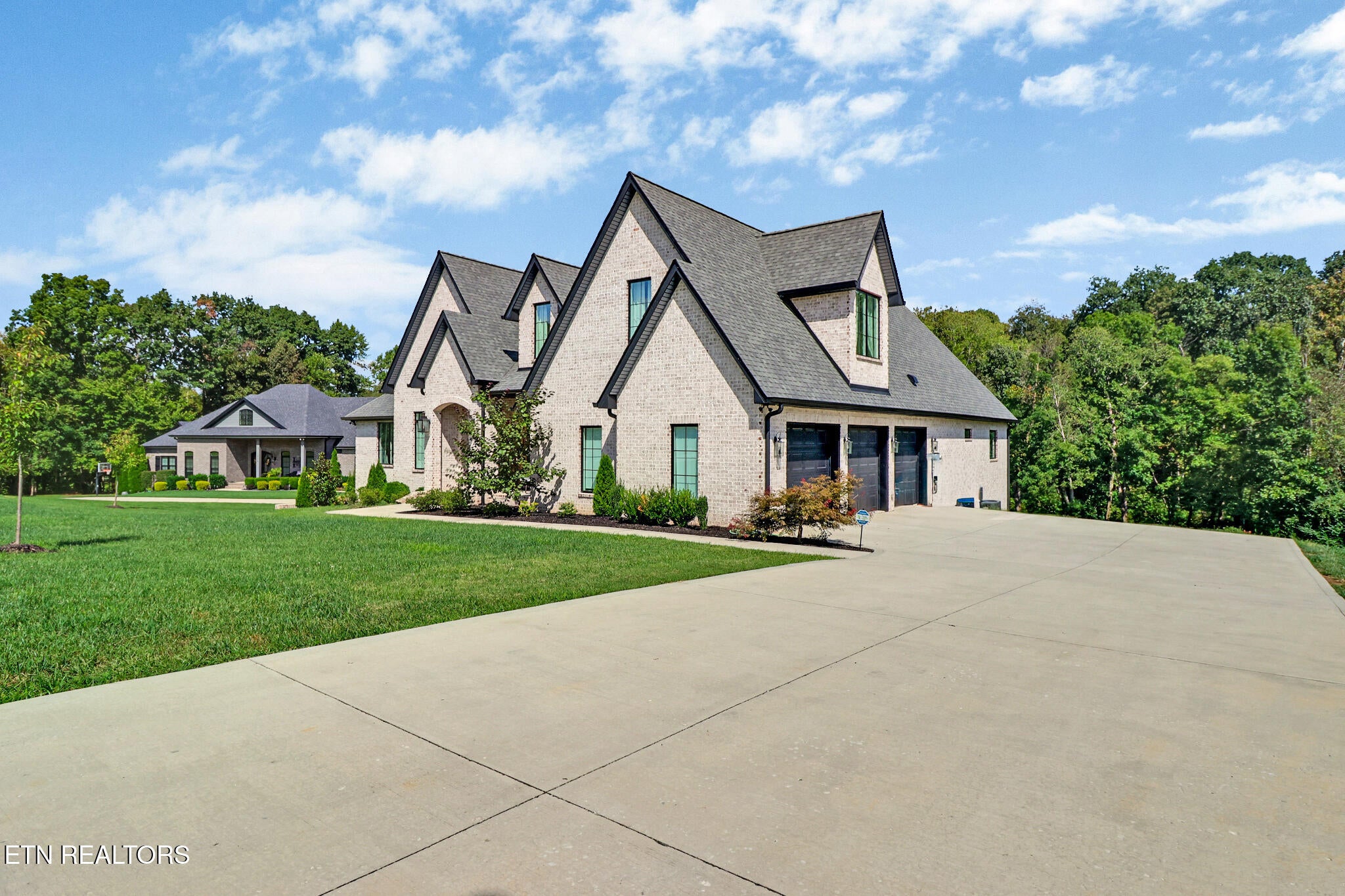 Cookeville, Tennessee, 38506, United States, 5 Bedrooms Bedrooms, ,5 BathroomsBathrooms,Residential,Active,1941364