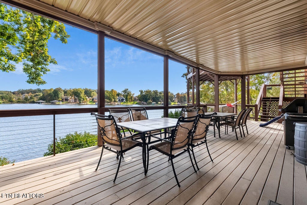 Loudon, Tennessee, 37774, United States, 4 Bedrooms Bedrooms, ,5 BathroomsBathrooms,Residential,Active,1968404