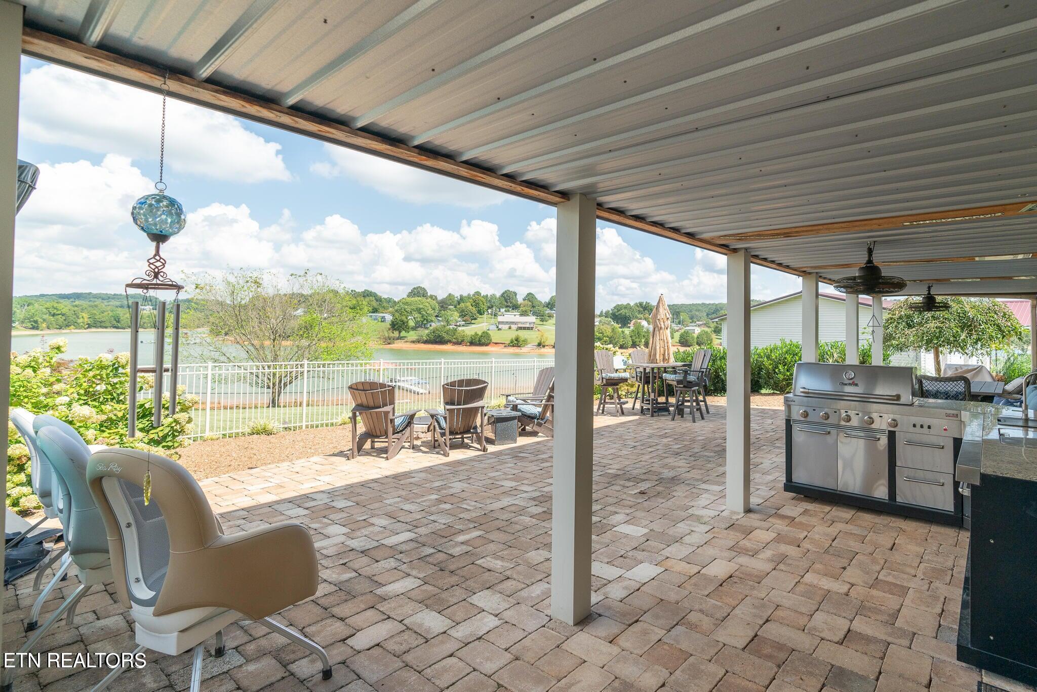 Dandridge, Tennessee, 37725, United States, ,4 BathroomsBathrooms,Residential,Active,1808228