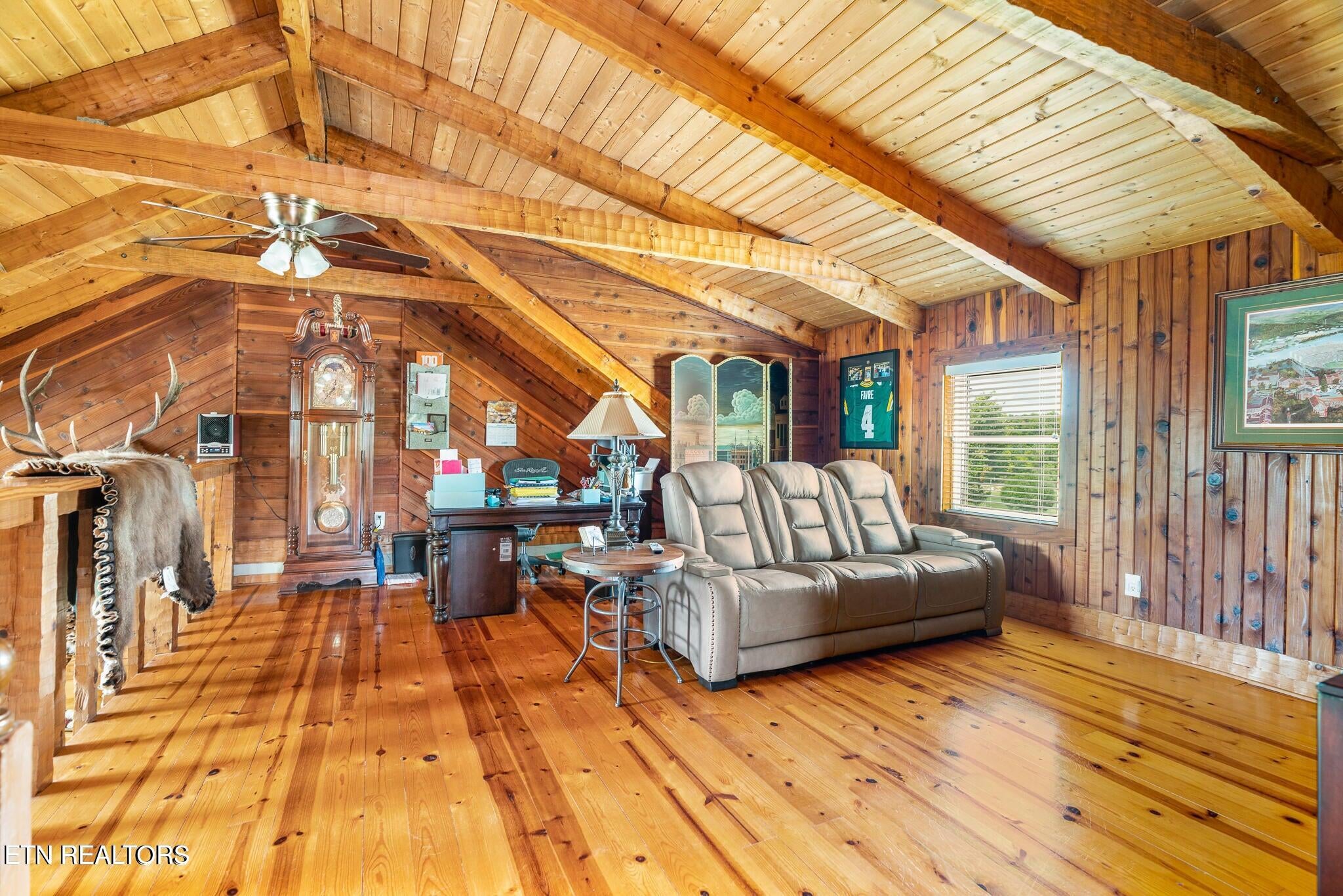 Dandridge, Tennessee, 37725, United States, ,4 BathroomsBathrooms,Residential,Active,1808228