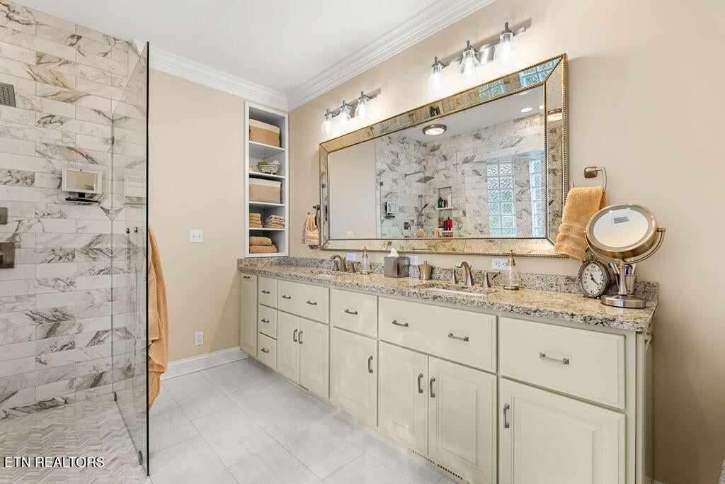 Loudon, Tennessee, 37774, United States, 4 Bedrooms Bedrooms, ,5 BathroomsBathrooms,Residential,Active,1968404