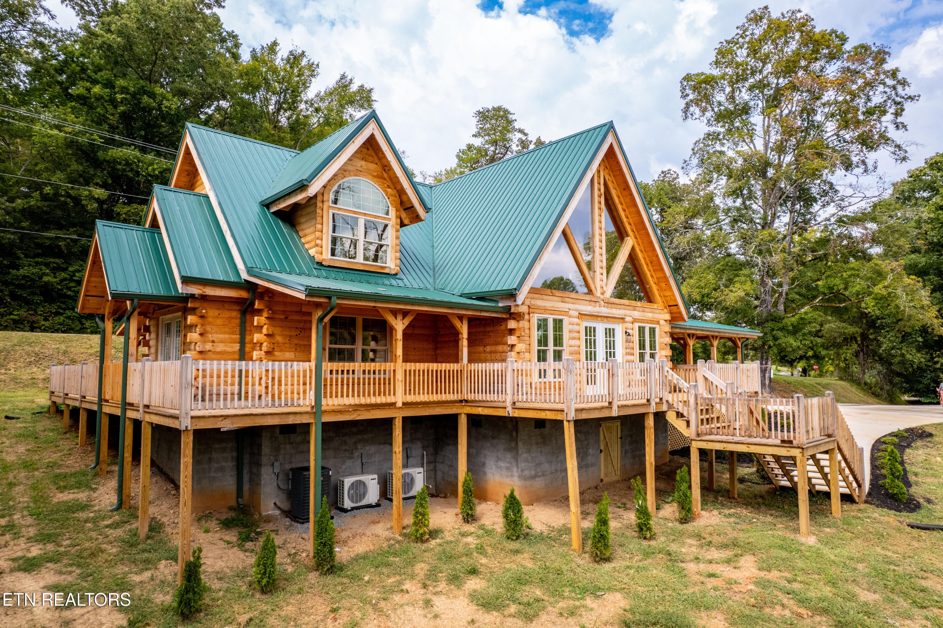 Maryville, Tennessee, 37803, United States, 3 Bedrooms Bedrooms, ,4 BathroomsBathrooms,Residential,Active,1952296