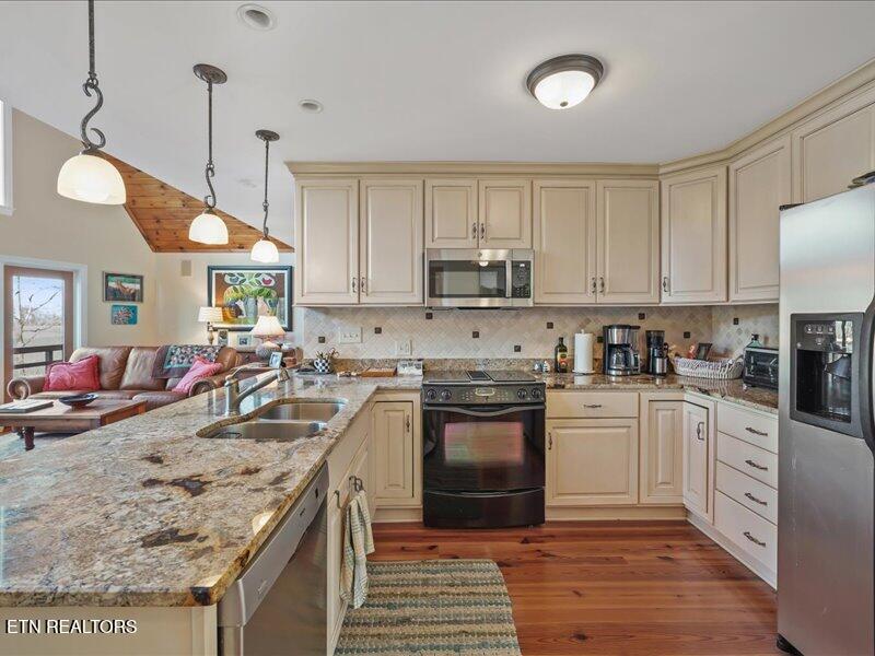 Andersonville, Tennessee, 37705, United States, 4 Bedrooms Bedrooms, ,4 BathroomsBathrooms,Residential,Active,2009809