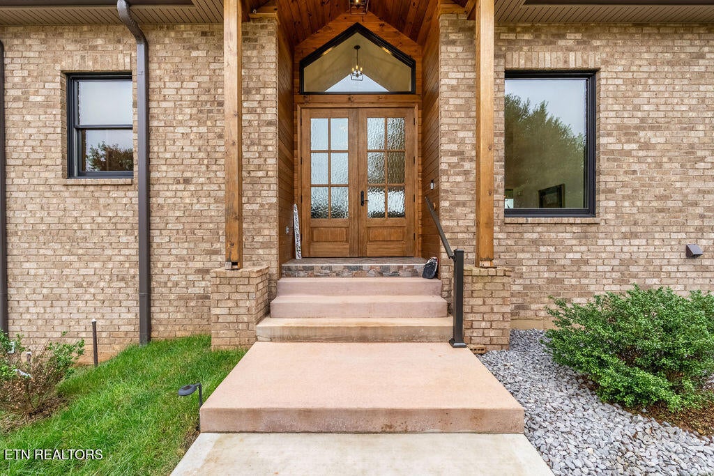 Maryville, Tennessee, 37801, United States, 5 Bedrooms Bedrooms, ,5 BathroomsBathrooms,Residential,Active,2013636