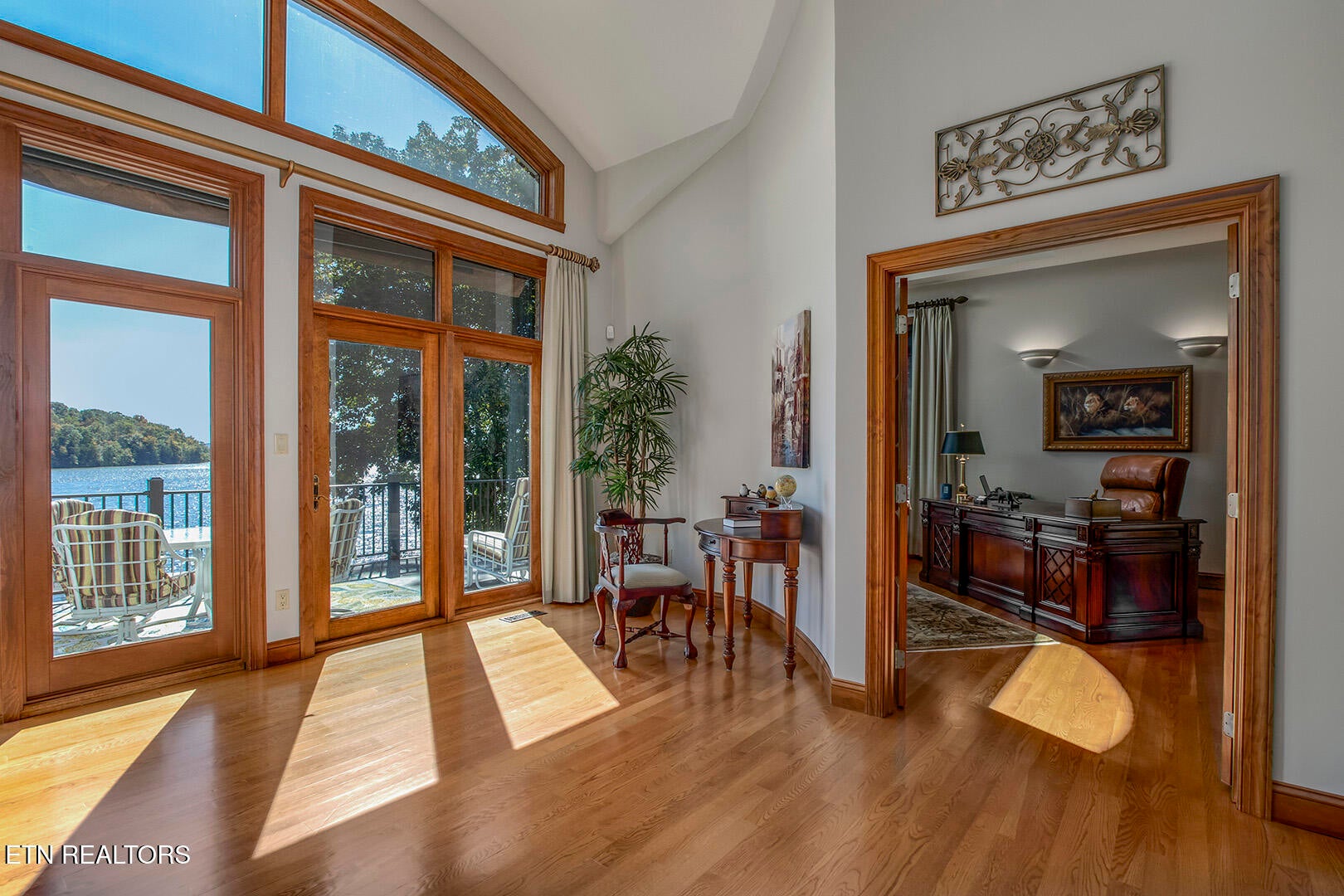 Vonore, Tennessee, 37885, United States, 5 Bedrooms Bedrooms, ,5 BathroomsBathrooms,Residential,Active,1973331