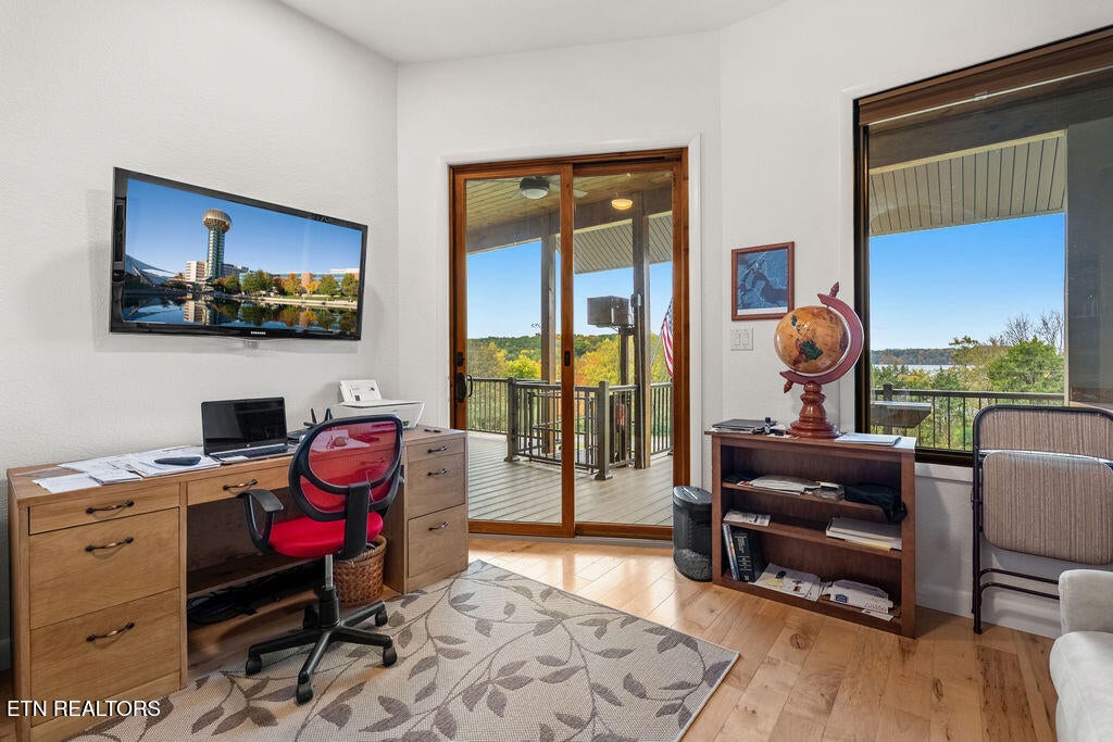 Maryville, Tennessee, 37801, United States, 5 Bedrooms Bedrooms, ,5 BathroomsBathrooms,Residential,Active,2013636