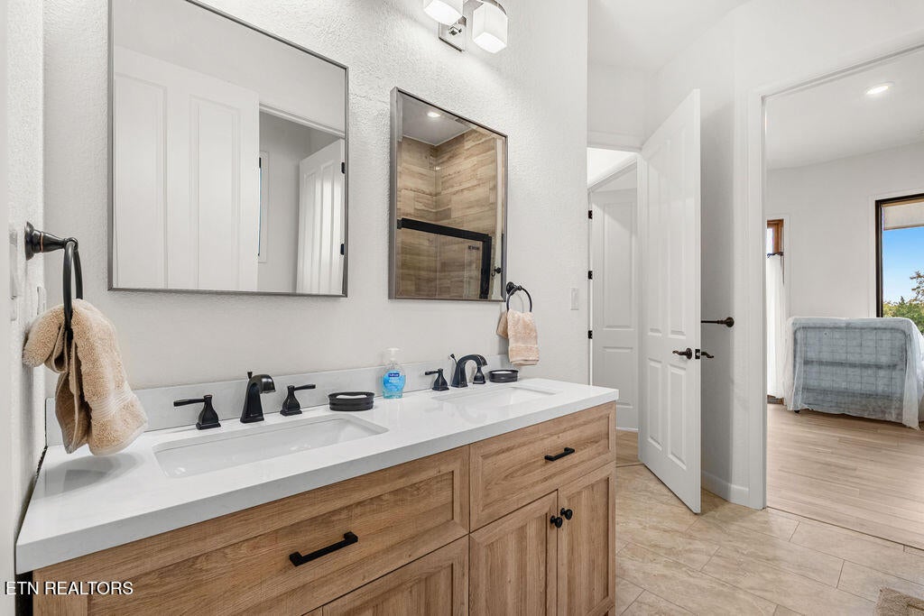 Maryville, Tennessee, 37801, United States, 5 Bedrooms Bedrooms, ,5 BathroomsBathrooms,Residential,Active,2013636