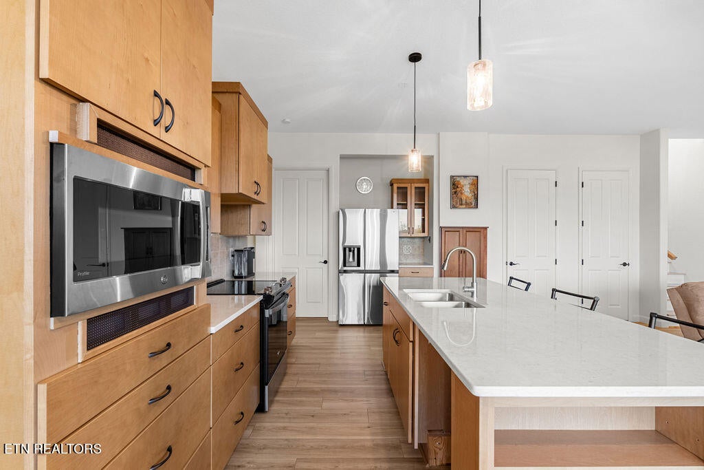 Maryville, Tennessee, 37801, United States, 5 Bedrooms Bedrooms, ,5 BathroomsBathrooms,Residential,Active,2013636