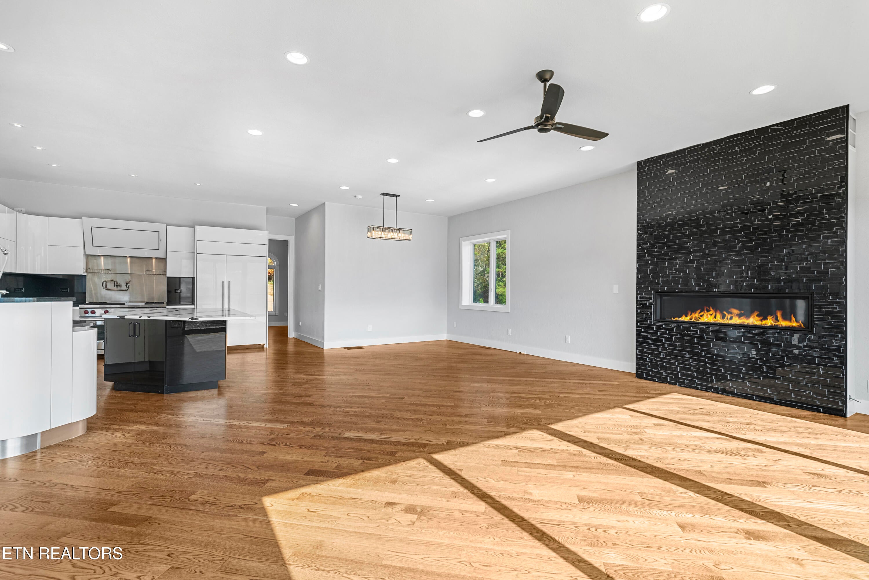 Friendsville, Tennessee, 37737, United States, ,6 BathroomsBathrooms,Residential,Active,1770160