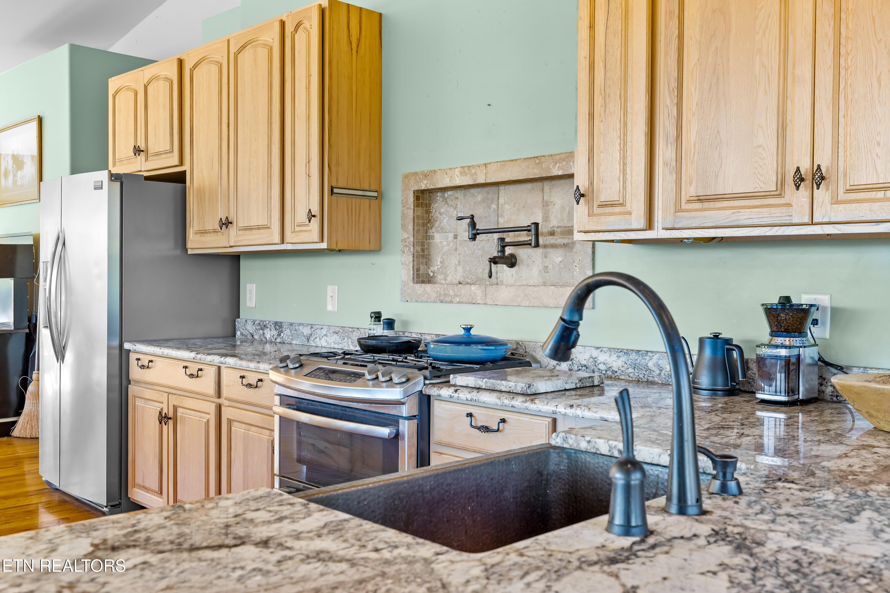 Loudon, Tennessee, 37774, United States, 3 Bedrooms Bedrooms, ,3 BathroomsBathrooms,Residential,Active,1988704