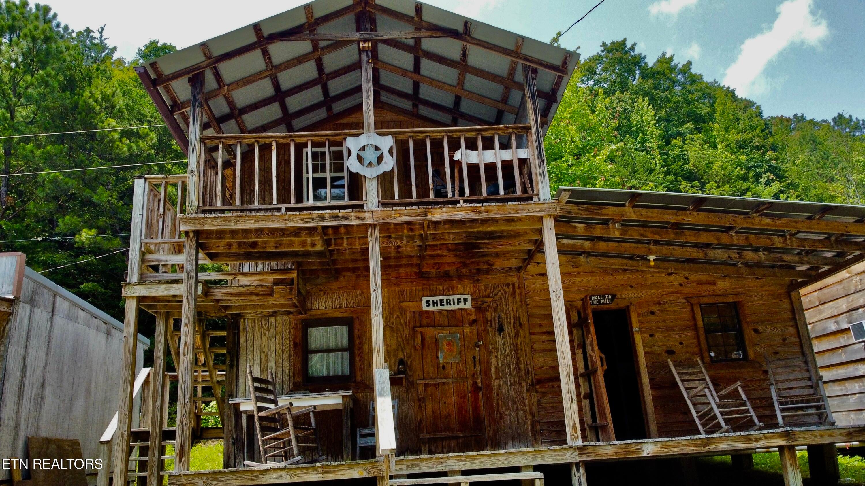 Winfield, Tennessee, 37892, United States, 18 Bedrooms Bedrooms, ,8 BathroomsBathrooms,Residential,Active,1920273