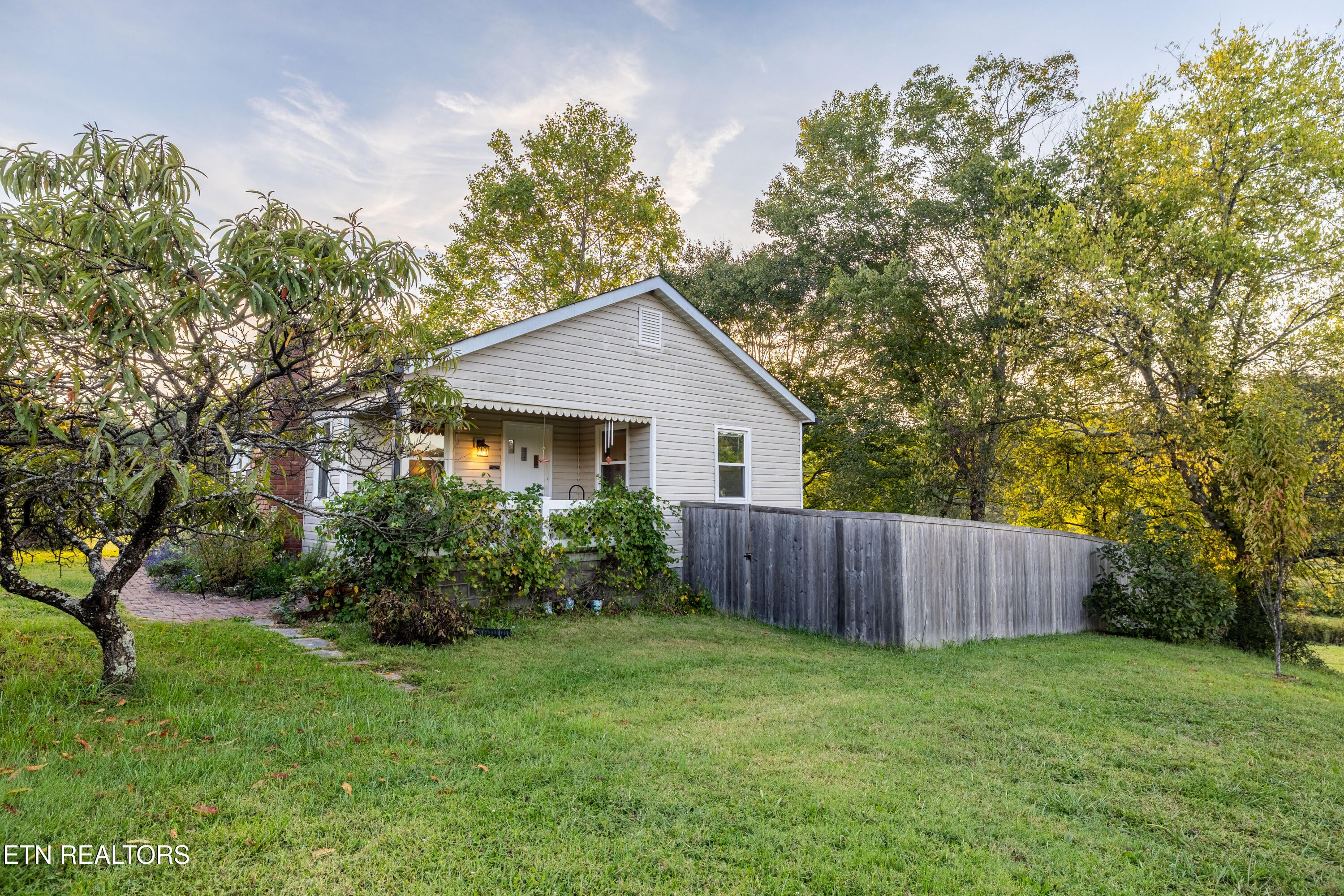 Maryville, Tennessee, 37804, United States, 2 Bedrooms Bedrooms, ,1 BathroomBathrooms,Residential,Active,1945541