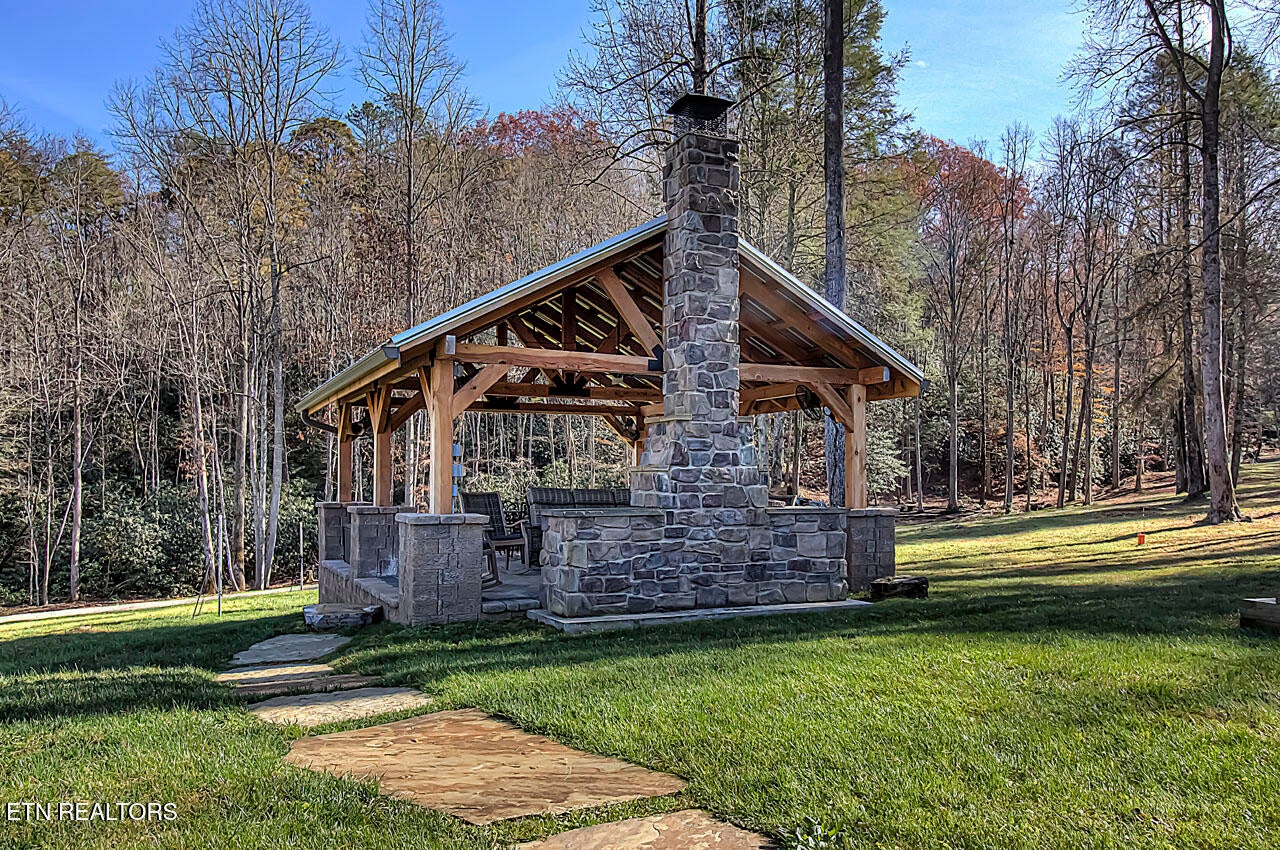 Walland, Tennessee, 37886, United States, 7 Bedrooms Bedrooms, ,6 BathroomsBathrooms,Residential,Active,1910366