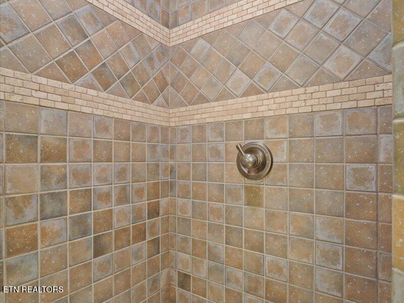 Andersonville, Tennessee, 37705, United States, 4 Bedrooms Bedrooms, ,4 BathroomsBathrooms,Residential,Active,2009809