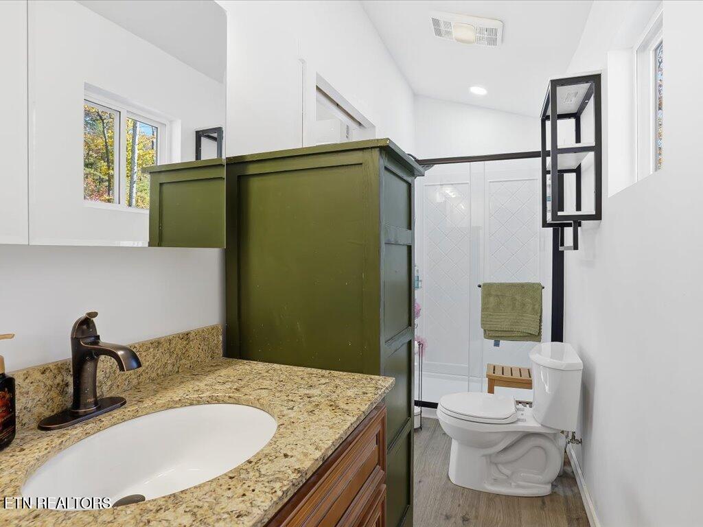 New Tazewell, Tennessee, 37825, United States, 2 Bedrooms Bedrooms, ,2 BathroomsBathrooms,Residential,Active,2007646