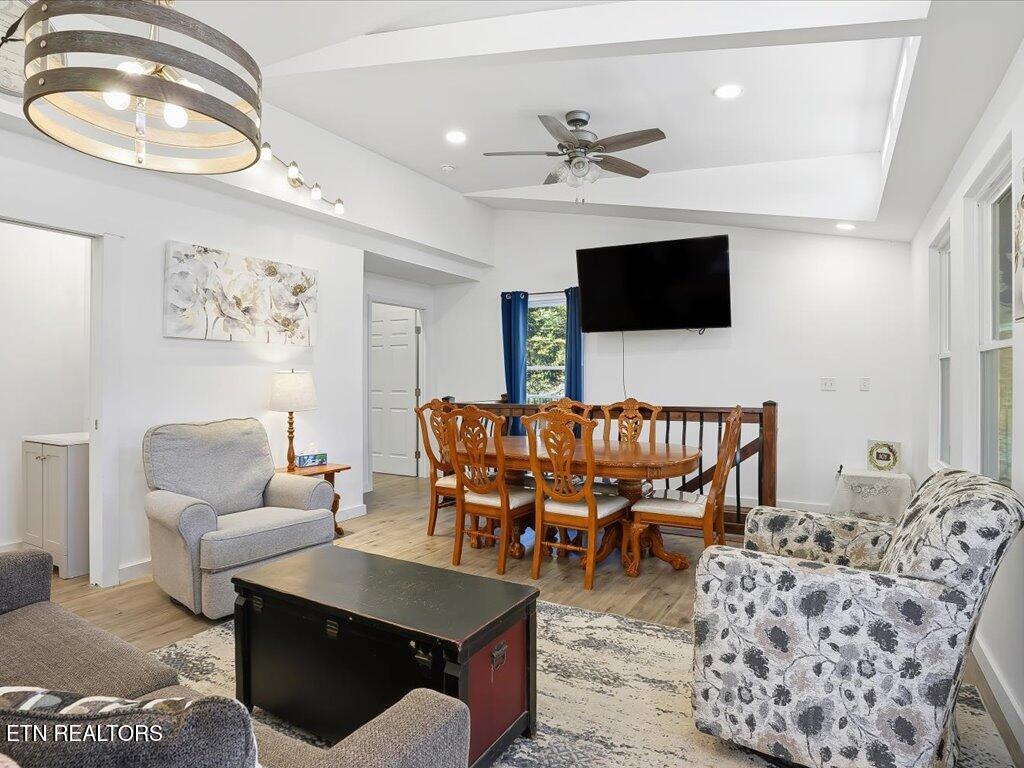 New Tazewell, Tennessee, 37825, United States, 2 Bedrooms Bedrooms, ,2 BathroomsBathrooms,Residential,Active,2007646