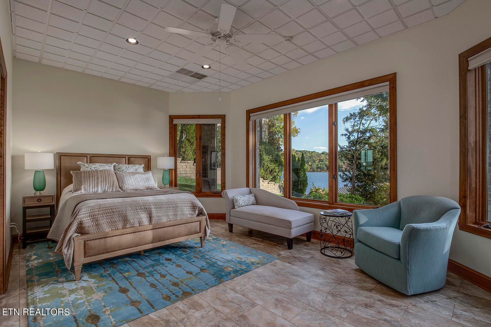 Vonore, Tennessee, 37885, United States, 5 Bedrooms Bedrooms, ,5 BathroomsBathrooms,Residential,Active,1973331