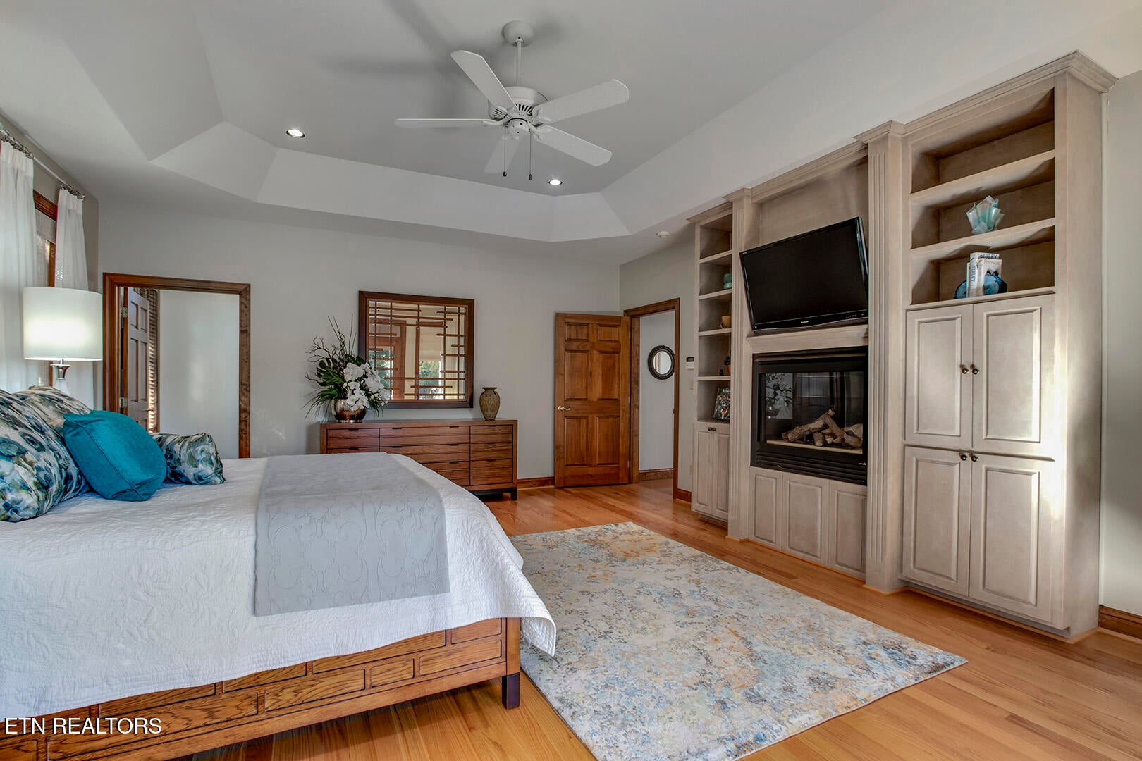 Vonore, Tennessee, 37885, United States, 5 Bedrooms Bedrooms, ,5 BathroomsBathrooms,Residential,Active,1973331