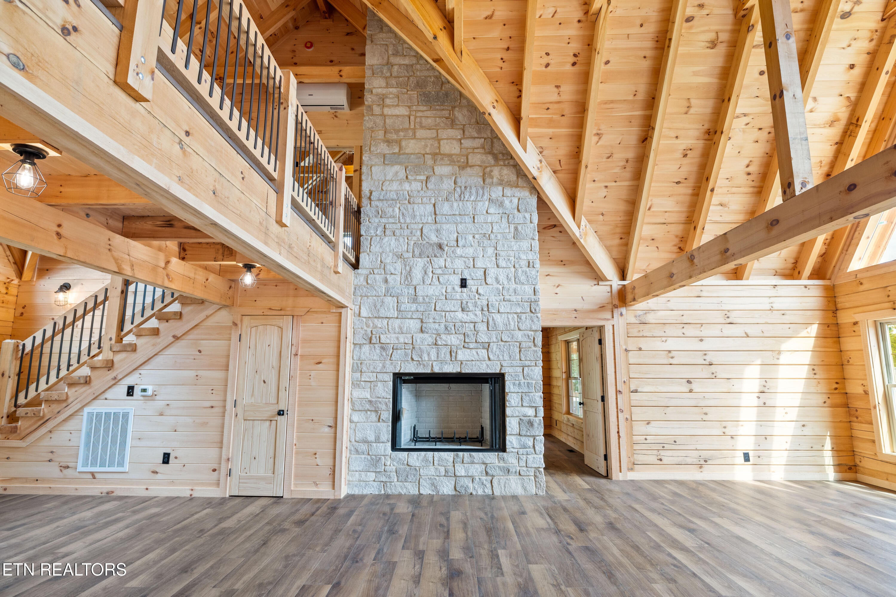 Maryville, Tennessee, 37803, United States, 3 Bedrooms Bedrooms, ,4 BathroomsBathrooms,Residential,Active,1952296