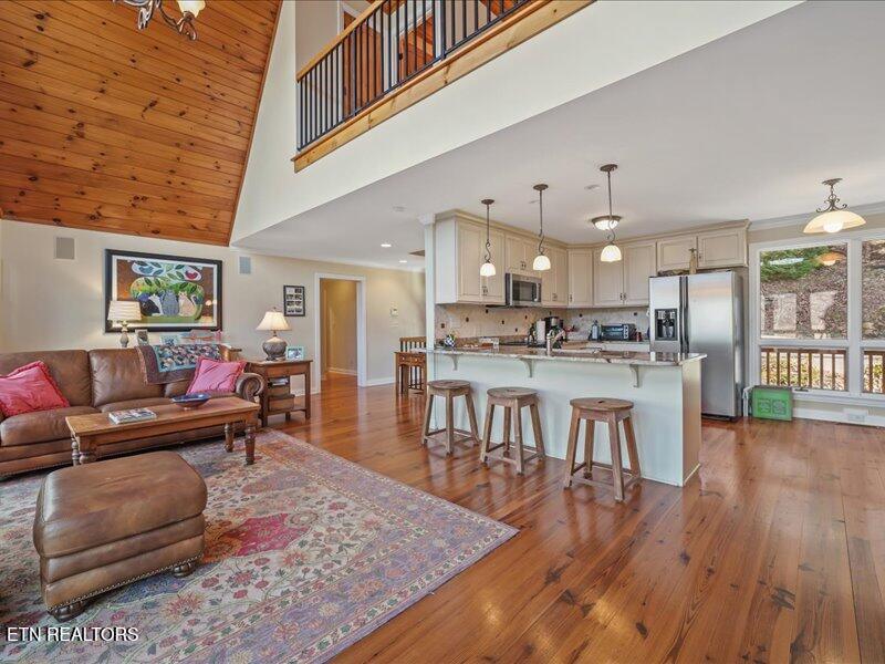 Andersonville, Tennessee, 37705, United States, 4 Bedrooms Bedrooms, ,4 BathroomsBathrooms,Residential,Active,2009809