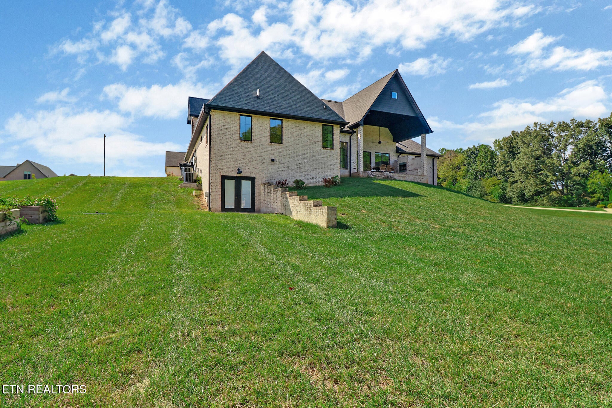 Cookeville, Tennessee, 38506, United States, 5 Bedrooms Bedrooms, ,5 BathroomsBathrooms,Residential,Active,1941364