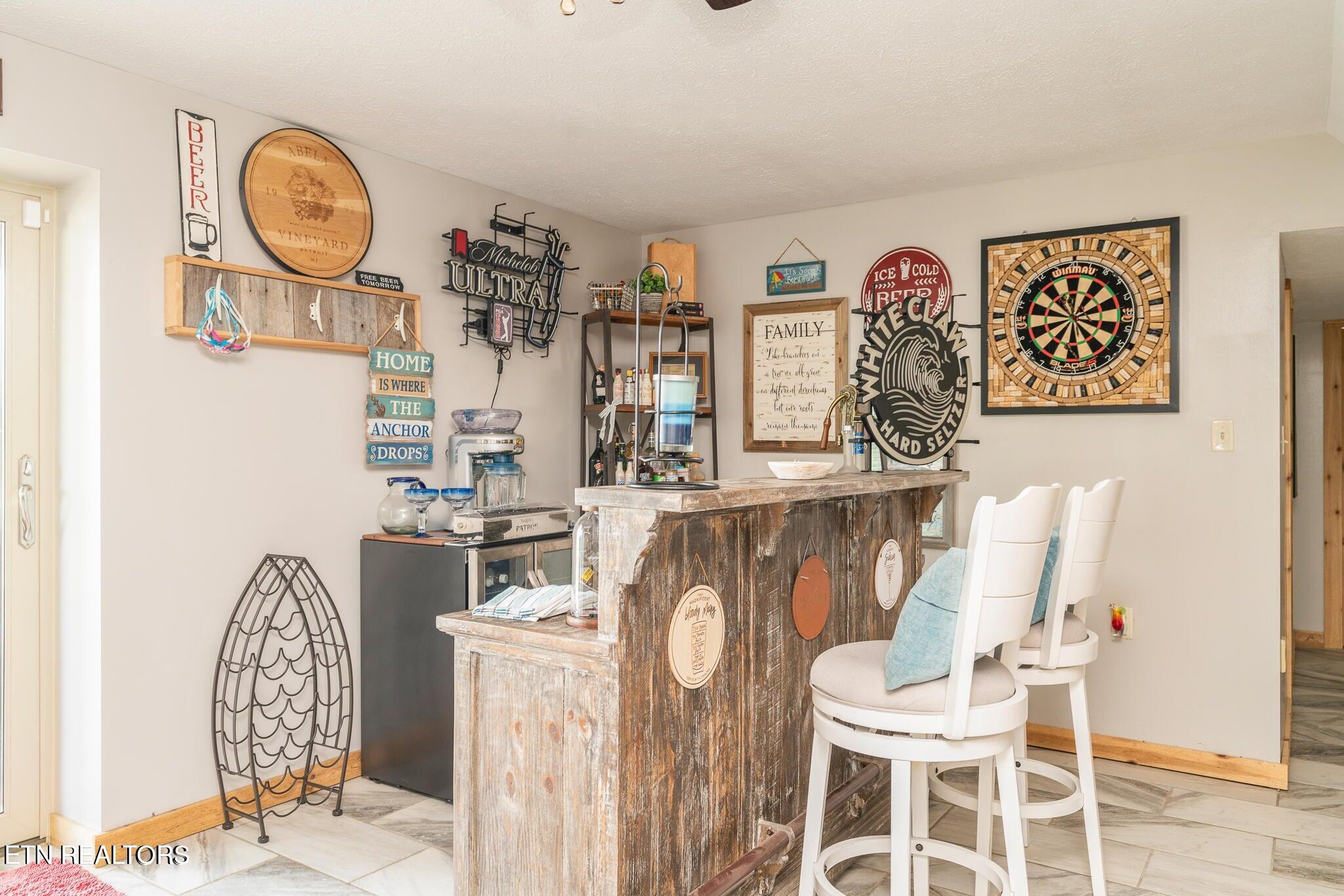 Dandridge, Tennessee, 37725, United States, ,4 BathroomsBathrooms,Residential,Active,1808228