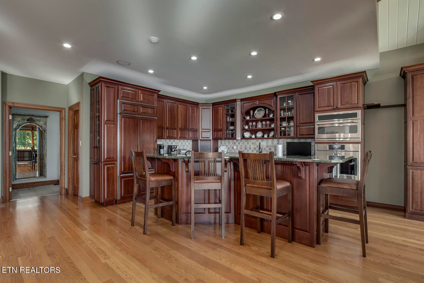 Vonore, Tennessee, 37885, United States, 5 Bedrooms Bedrooms, ,5 BathroomsBathrooms,Residential,Active,1973331