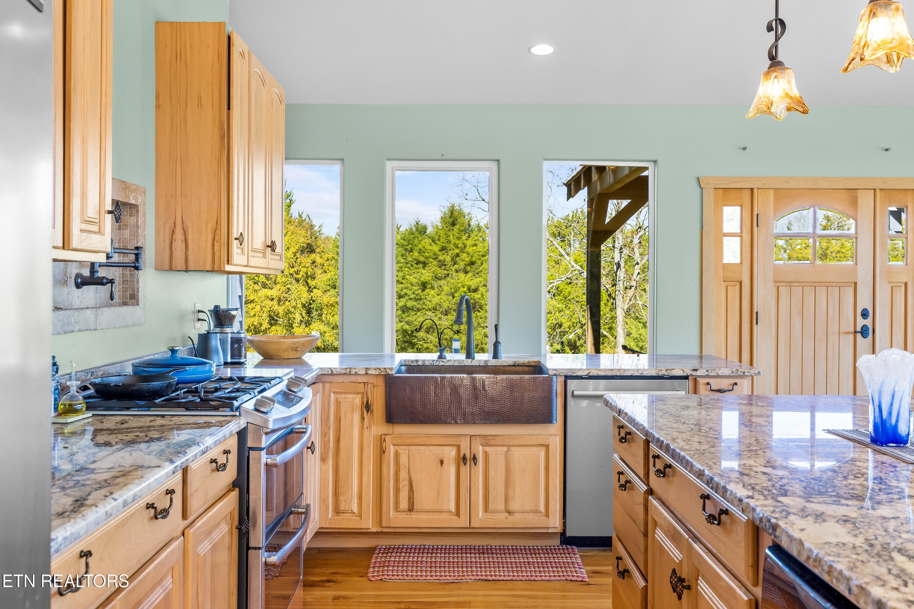 Loudon, Tennessee, 37774, United States, 3 Bedrooms Bedrooms, ,3 BathroomsBathrooms,Residential,Active,1988704