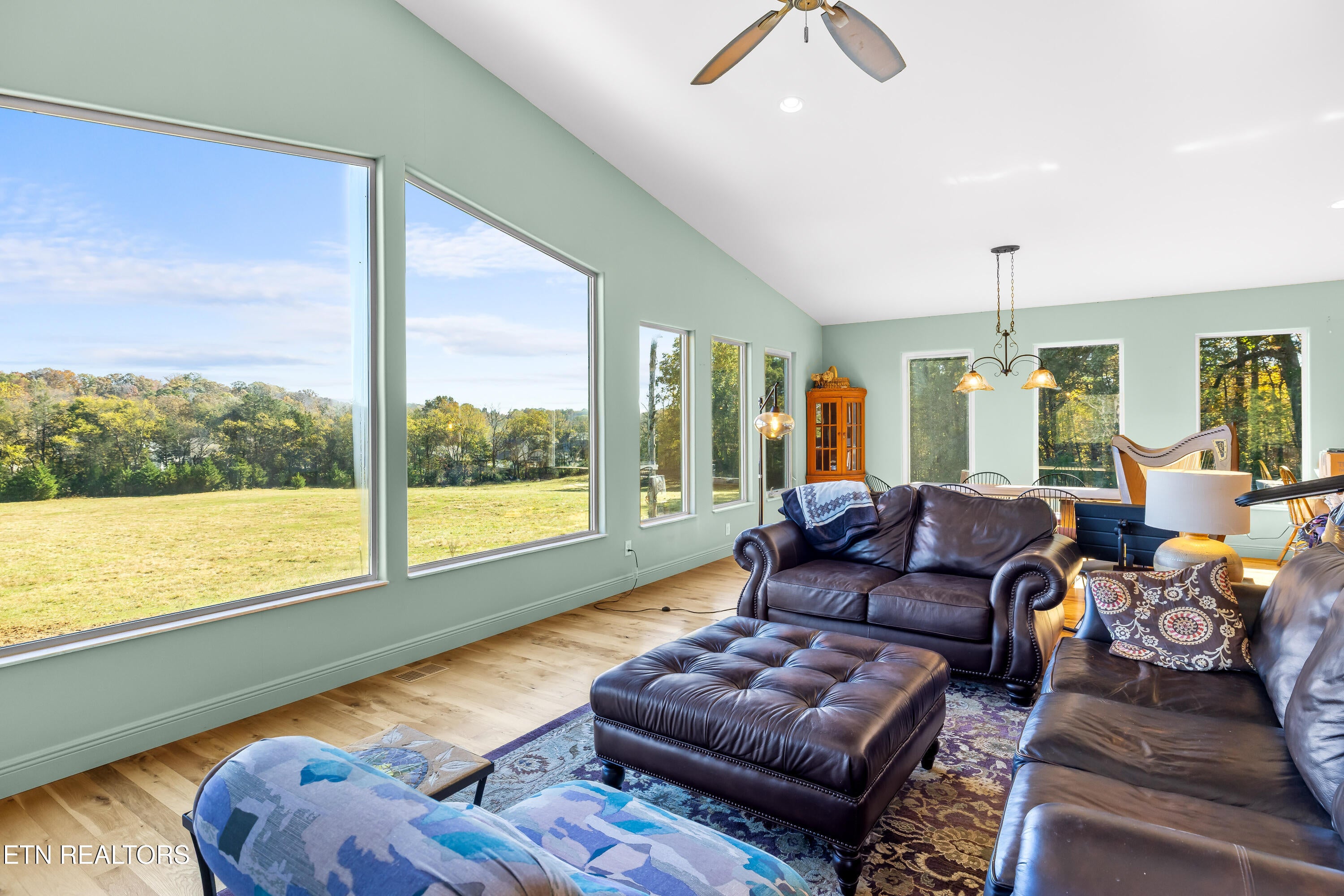 Loudon, Tennessee, 37774, United States, 3 Bedrooms Bedrooms, ,3 BathroomsBathrooms,Residential,Active,1988704