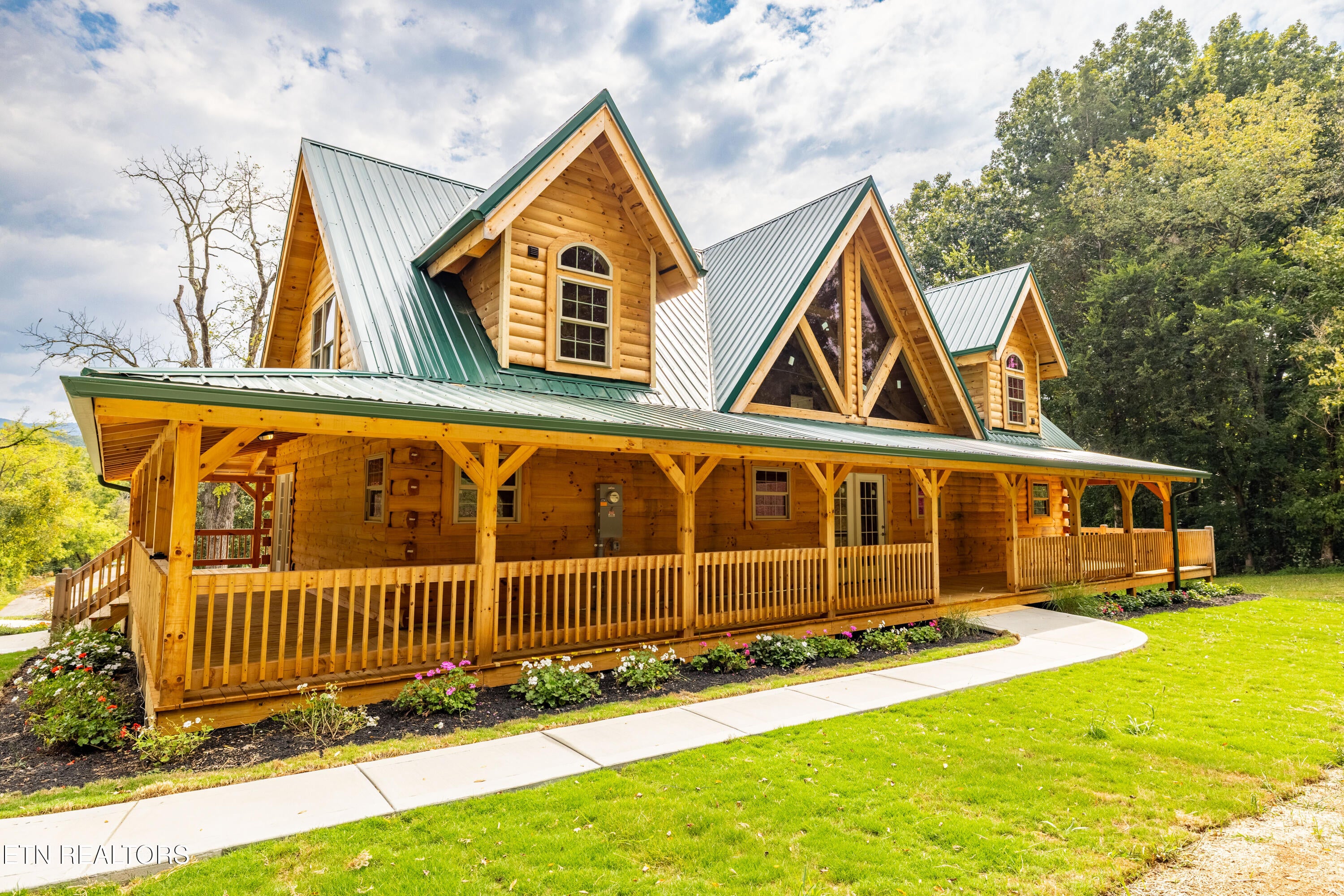 Maryville, Tennessee, 37803, United States, 3 Bedrooms Bedrooms, ,4 BathroomsBathrooms,Residential,Active,1952296