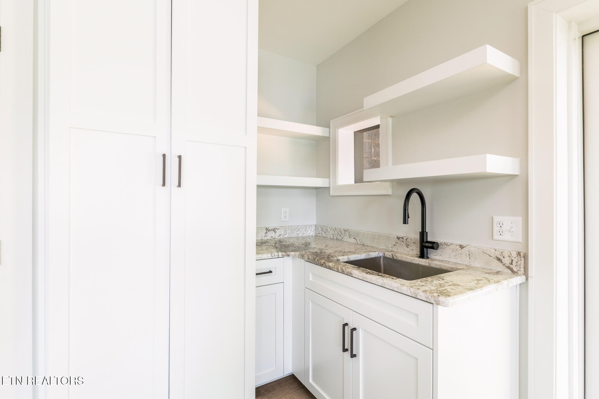 Louisville, Tennessee, 37777, United States, 3 Bedrooms Bedrooms, ,3 BathroomsBathrooms,Residential,Active,2007978