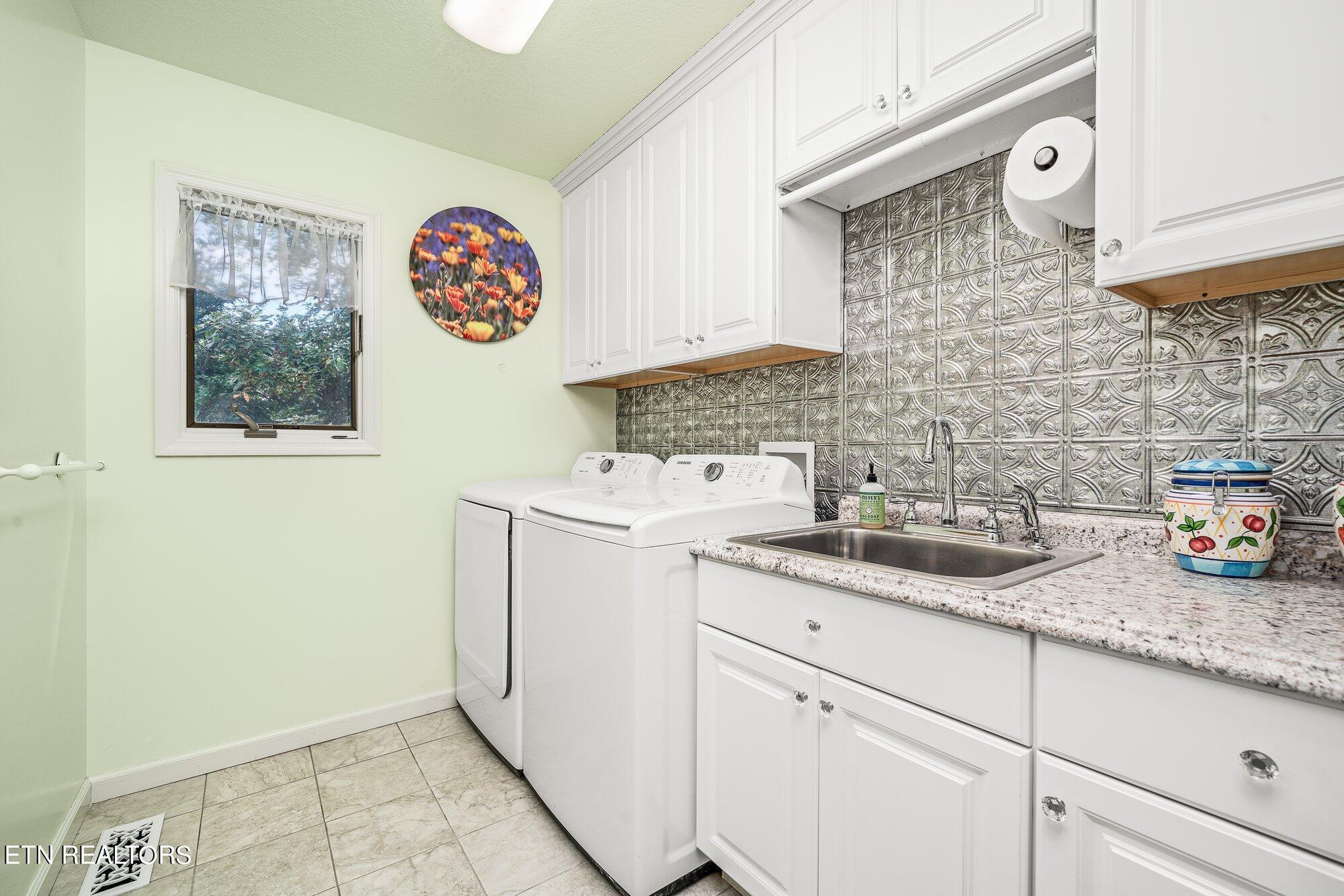Crossville, Tennessee, 38558, United States, ,4 BathroomsBathrooms,Residential,Active,1748197