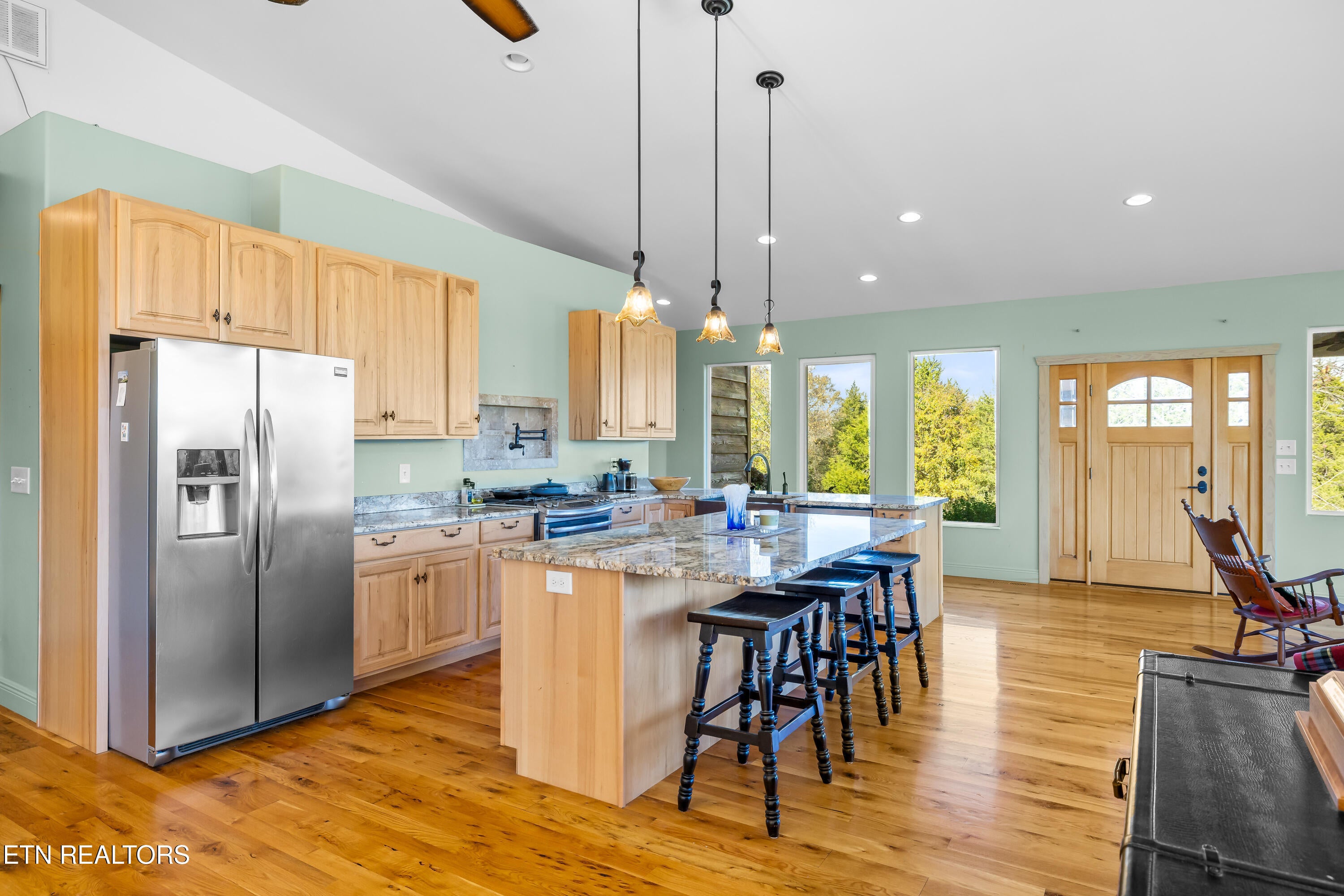 Loudon, Tennessee, 37774, United States, 3 Bedrooms Bedrooms, ,3 BathroomsBathrooms,Residential,Active,1988704