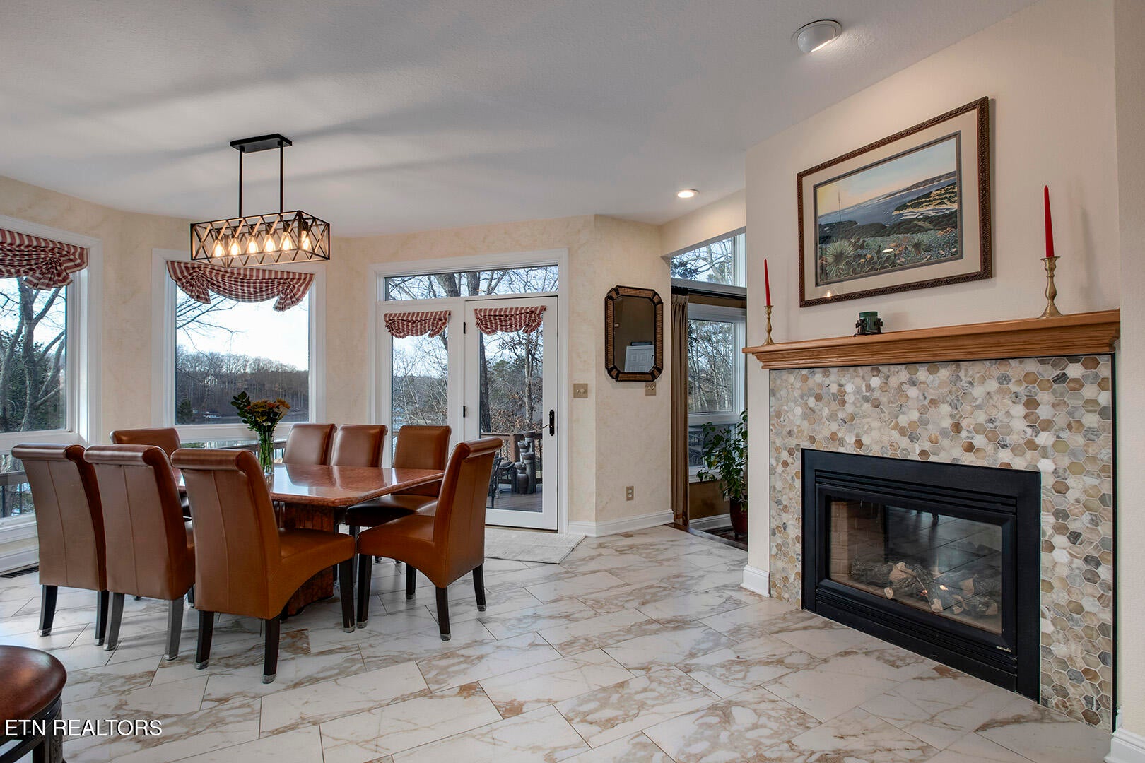 Loudon, Tennessee, 37774, United States, 4 Bedrooms Bedrooms, ,5 BathroomsBathrooms,Residential,Active,2015473