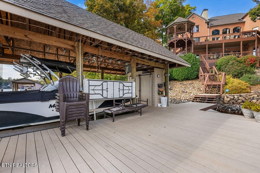 Loudon, Tennessee, 37774, United States, 4 Bedrooms Bedrooms, ,5 BathroomsBathrooms,Residential,Active,1968404