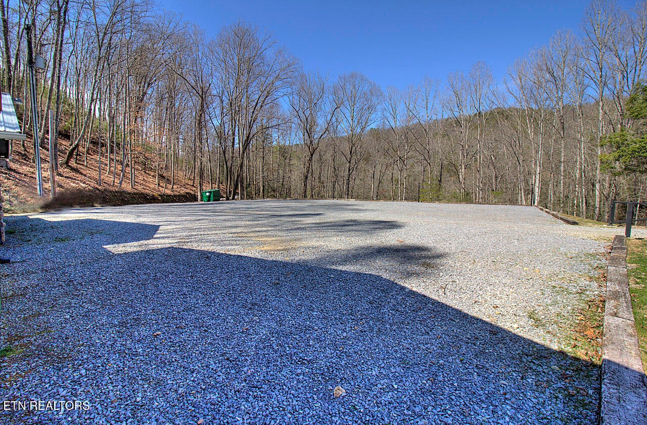 Walland, Tennessee, 37886, United States, 7 Bedrooms Bedrooms, ,6 BathroomsBathrooms,Residential,Active,1910366