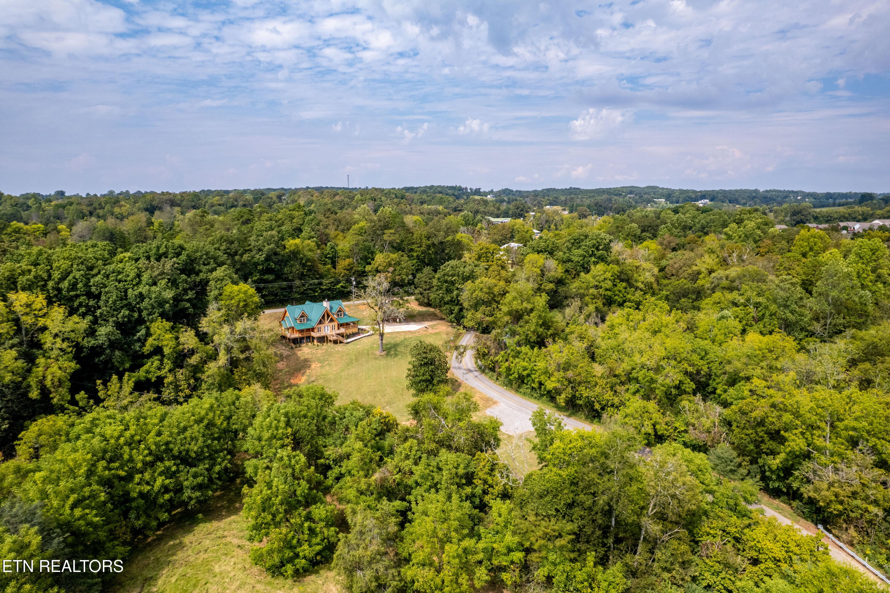 Maryville, Tennessee, 37803, United States, 3 Bedrooms Bedrooms, ,4 BathroomsBathrooms,Residential,Active,1952296