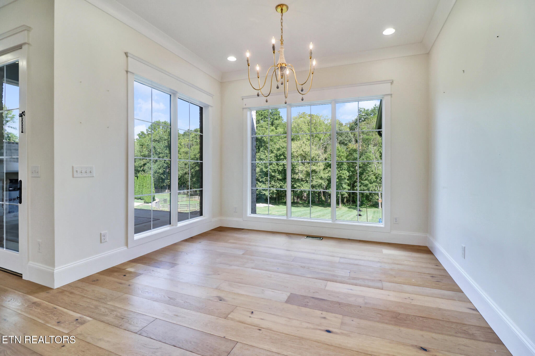 Cookeville, Tennessee, 38506, United States, 5 Bedrooms Bedrooms, ,5 BathroomsBathrooms,Residential,Active,1941364