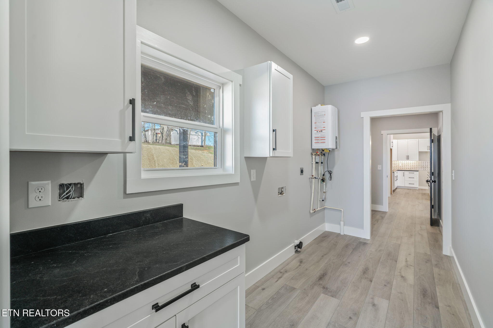 Strawberry Plains, Tennessee, 37871, United States, 3 Bedrooms Bedrooms, ,2 BathroomsBathrooms,Residential,Active,2007043