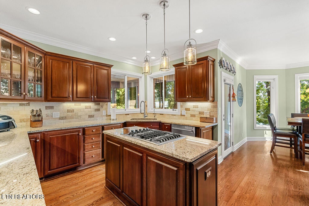 Loudon, Tennessee, 37774, United States, 4 Bedrooms Bedrooms, ,5 BathroomsBathrooms,Residential,Active,1968404