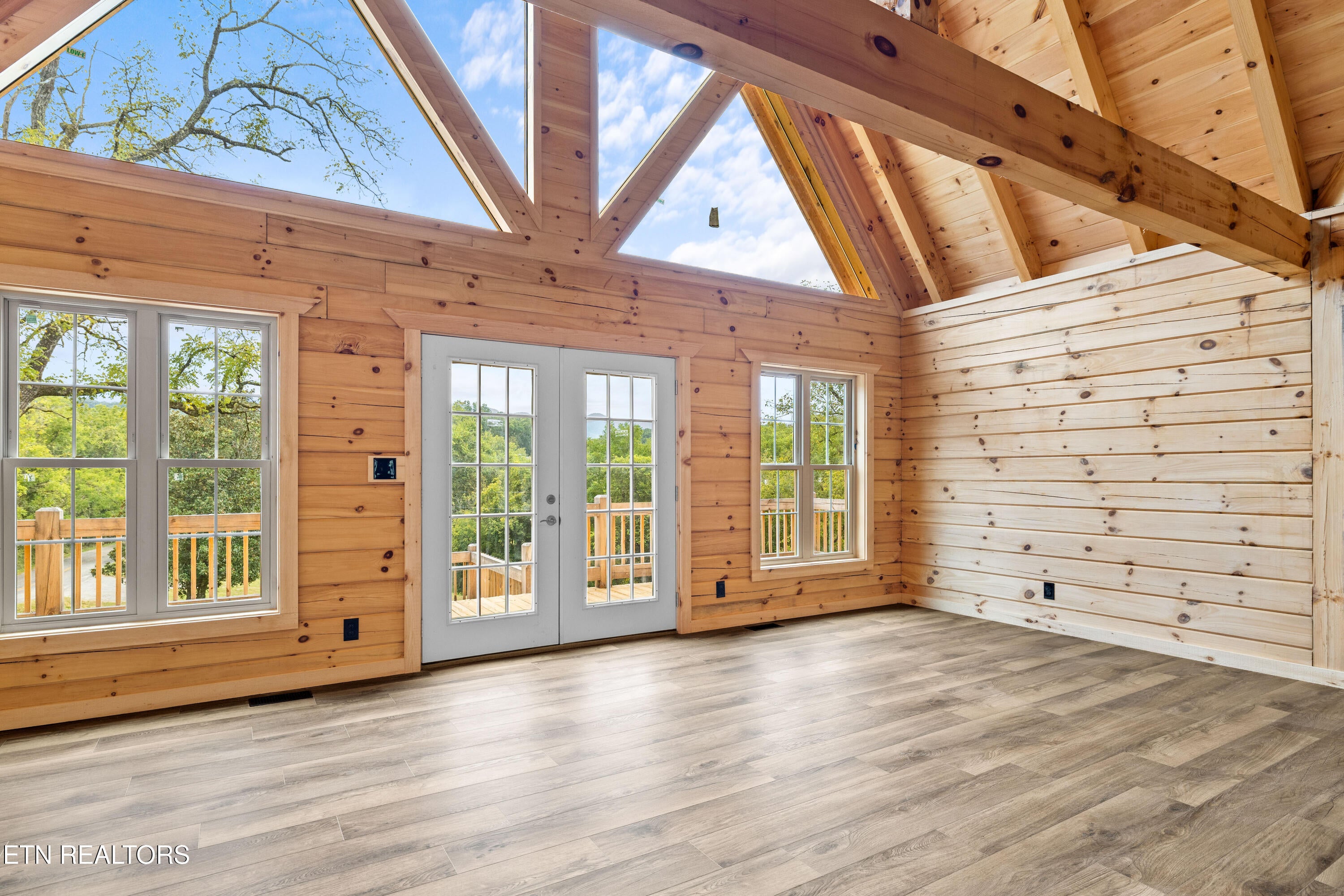 Maryville, Tennessee, 37803, United States, 3 Bedrooms Bedrooms, ,4 BathroomsBathrooms,Residential,Active,1952296