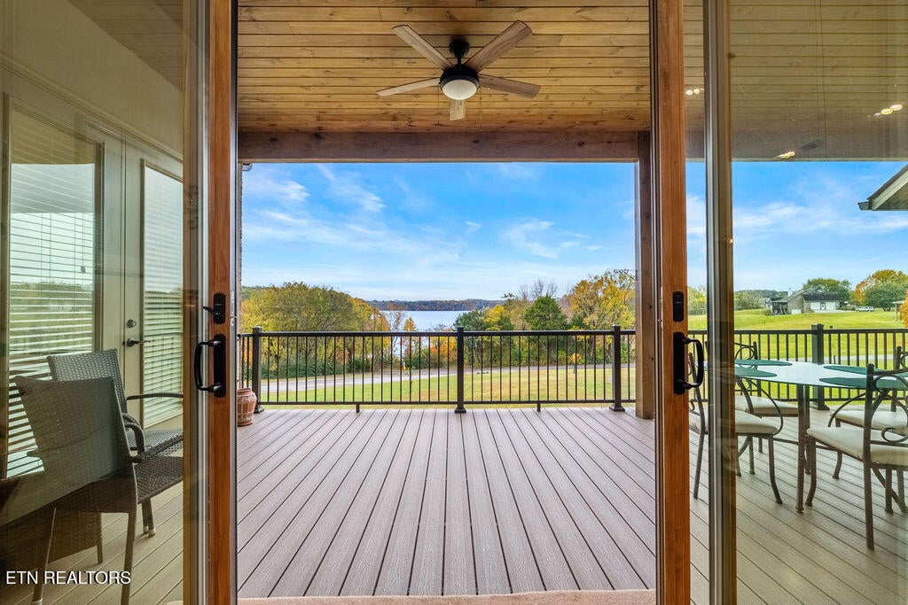 Maryville, Tennessee, 37801, United States, 5 Bedrooms Bedrooms, ,5 BathroomsBathrooms,Residential,Active,2013636