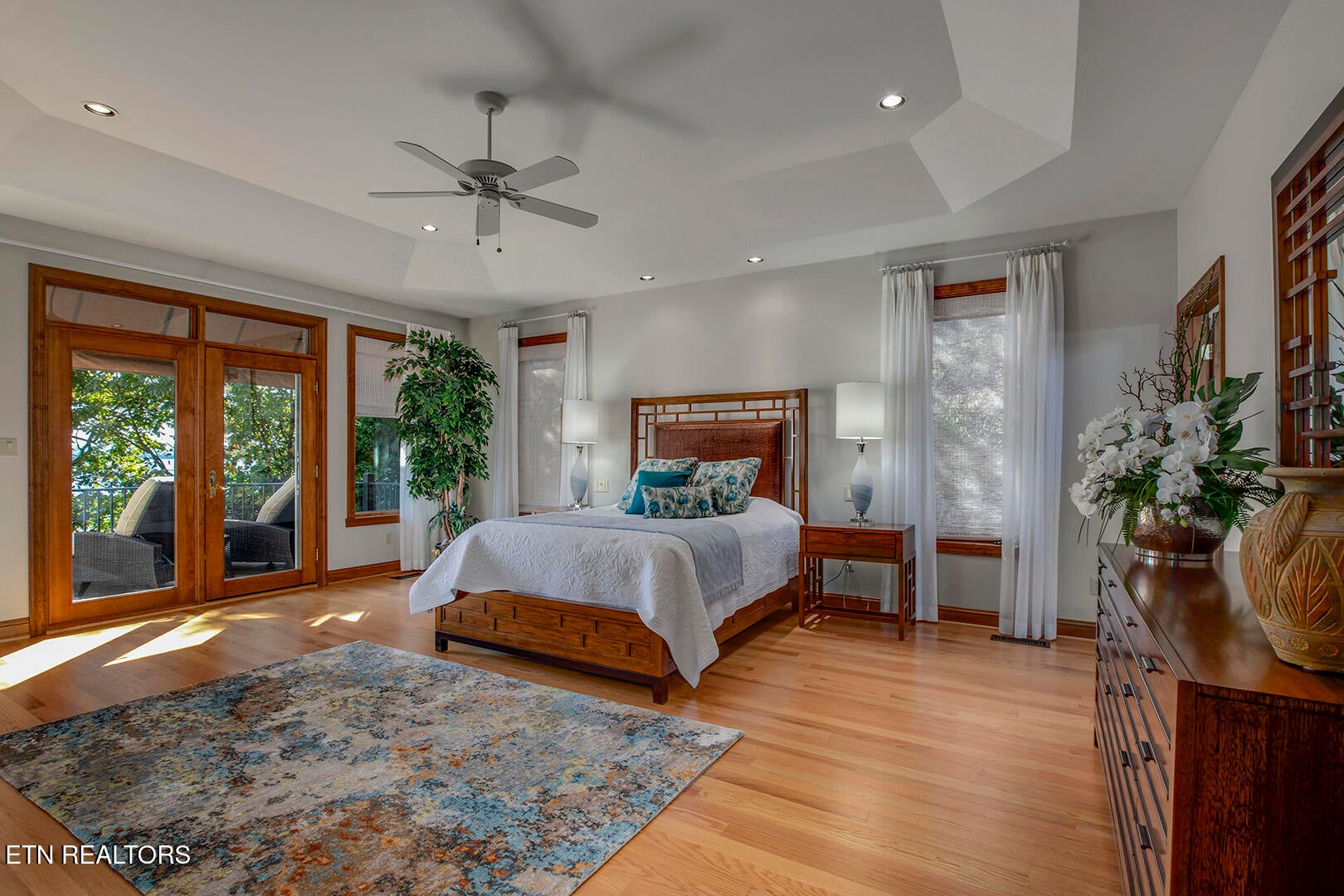 Vonore, Tennessee, 37885, United States, 5 Bedrooms Bedrooms, ,5 BathroomsBathrooms,Residential,Active,1973331