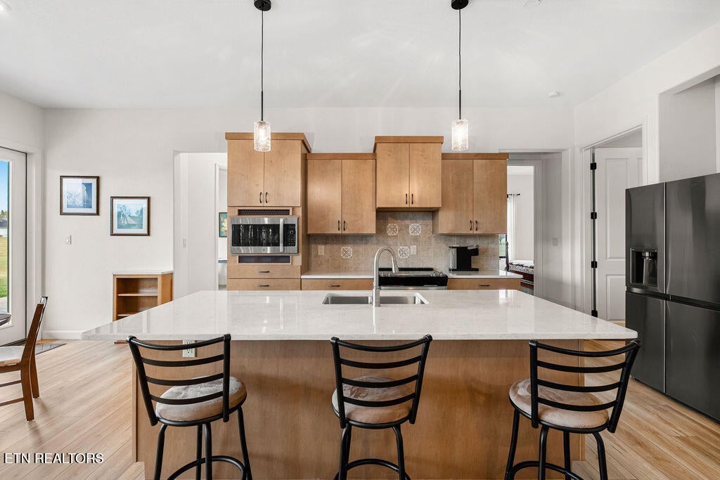 Maryville, Tennessee, 37801, United States, 5 Bedrooms Bedrooms, ,5 BathroomsBathrooms,Residential,Active,2013636