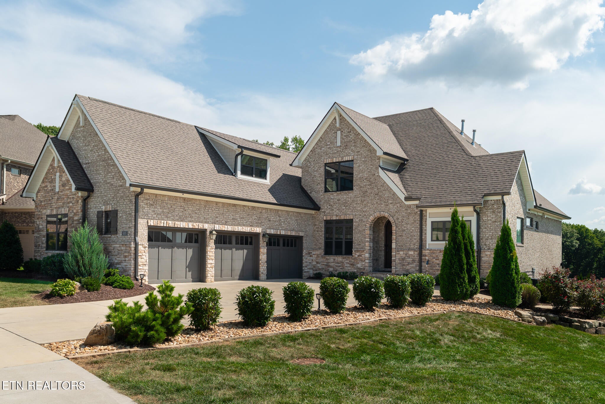 Knoxville, Tennessee, 37934, United States, 5 Bedrooms Bedrooms, ,5 BathroomsBathrooms,Residential,Pending,1922310