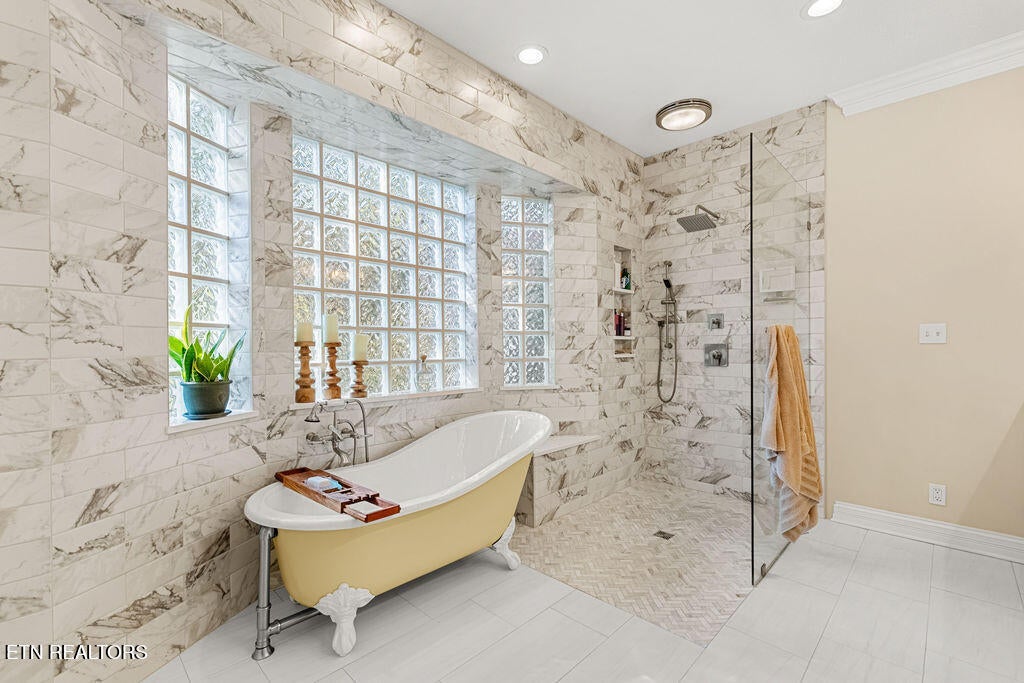 Loudon, Tennessee, 37774, United States, 4 Bedrooms Bedrooms, ,5 BathroomsBathrooms,Residential,Active,1968404