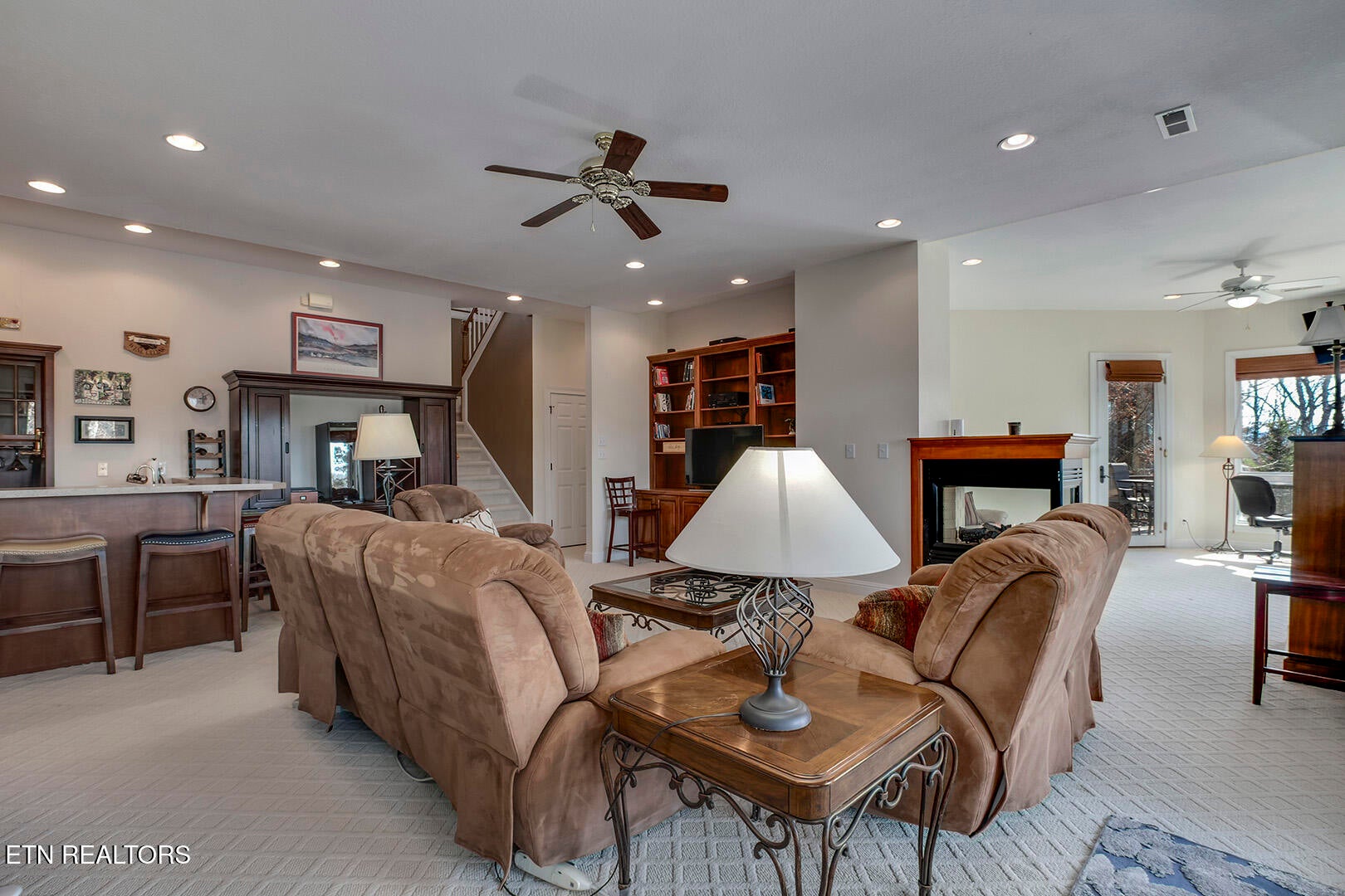 Loudon, Tennessee, 37774, United States, 4 Bedrooms Bedrooms, ,5 BathroomsBathrooms,Residential,Active,2015473